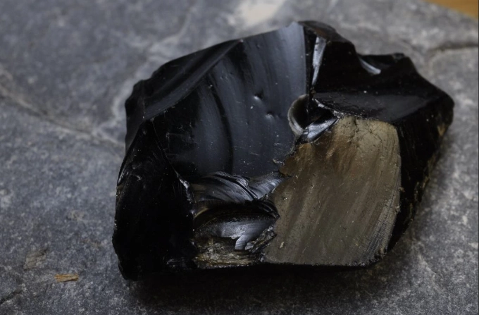 Black Obsidian Spiritual Meaning: A Complete Guide to Healing & Protection