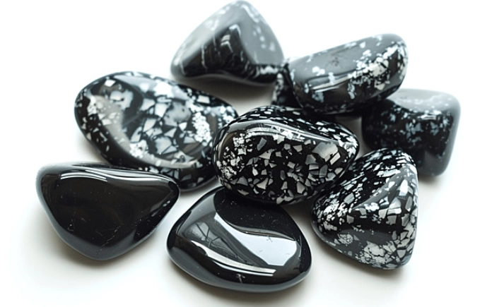 White Obsidian Stone Meaning: Healing Properties, Uses & How to Spot Fakes