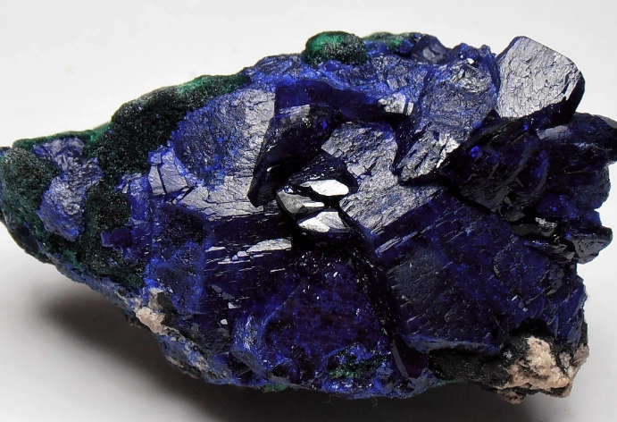 Azurite Crystal Meaning: Uses, Benefits & How to Identify Real Azurite