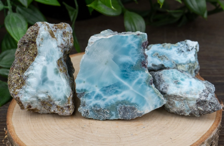 White larimar stone meaning