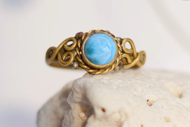 white larimar meaning