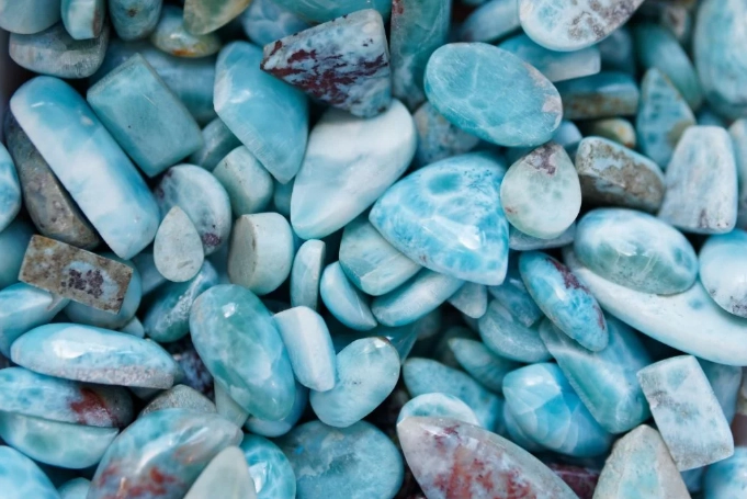 Larimar: The Complete Guide to the Caribbean Gemstone