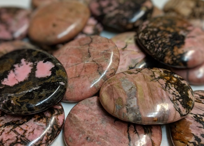 rhodonite crystal meaning