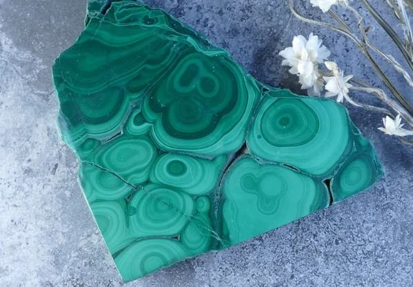 How to Use Malachite for Healing: A Complete Safety & Practice Guide