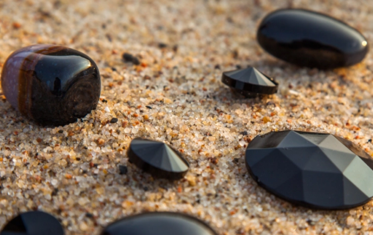 Onyx Properties and Uses: The Ultimate Guide to This Mysterious Stone