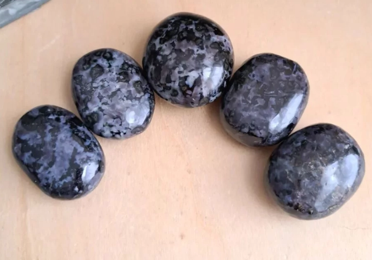 Indigo Gabbro Composition: A Complete Guide to Blizzard Stone Minerals & Properties