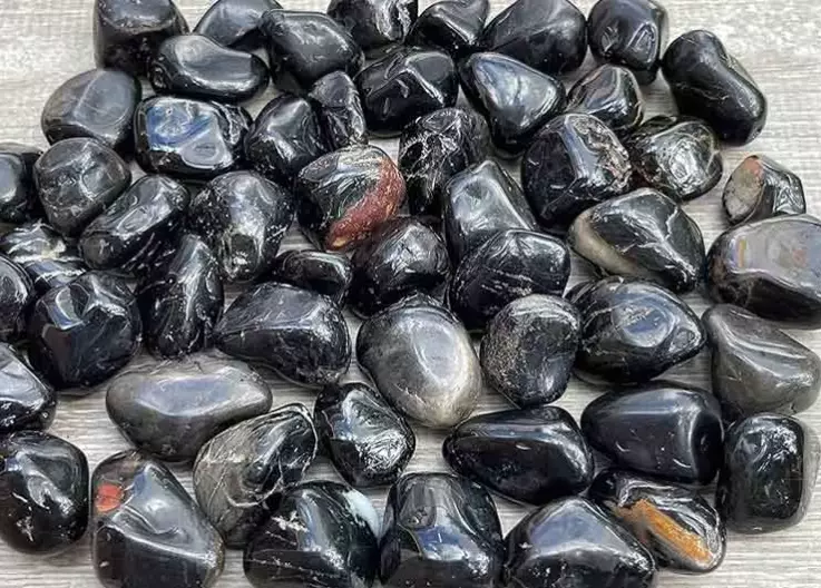 Who Should Wear Black Onyx? Zodiac Guide & Crystal Benefits