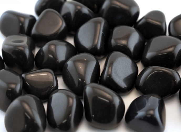 Who cannot wear Black Onyx