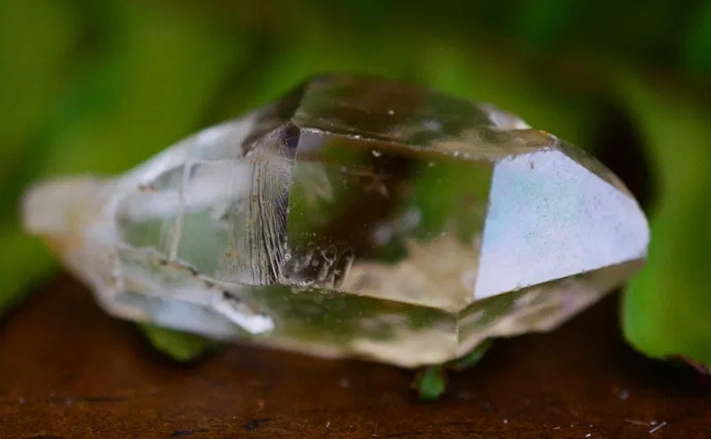 where to put clear quartz