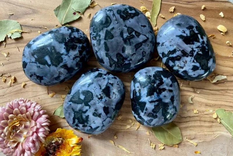 Unlocking the Power of Indigo Gabbro: 7 Proven Spiritual & Healing Benefits
