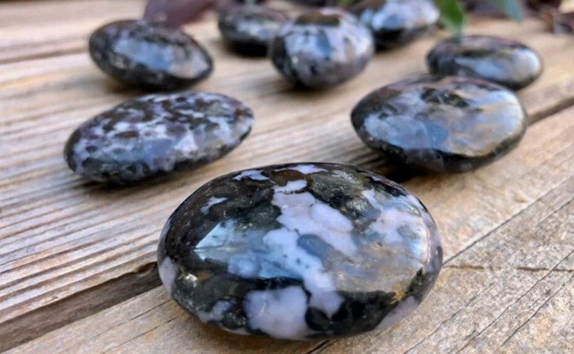 Indigo gabbro healing properties