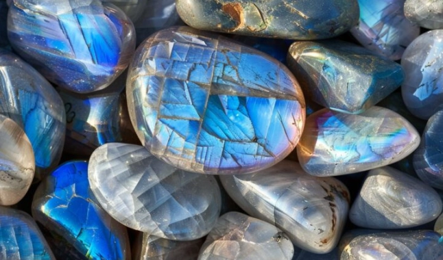 rainbow moonstone uses