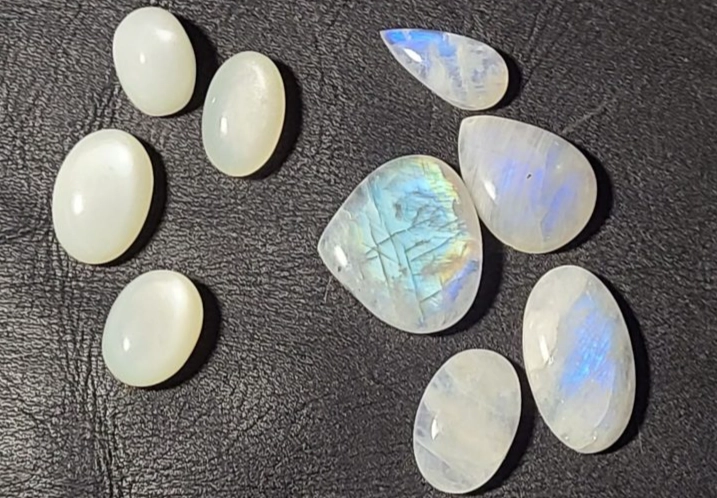 Moonstone: The Ultimate Guide to Meaning, Types & Buying Tips