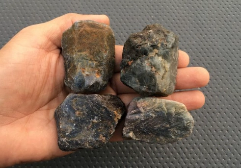 orange sapphire gemstone properties