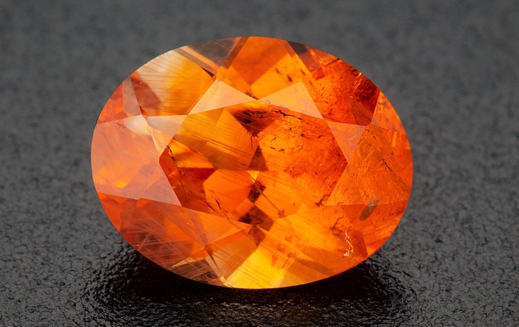 what does orange sapphire mean