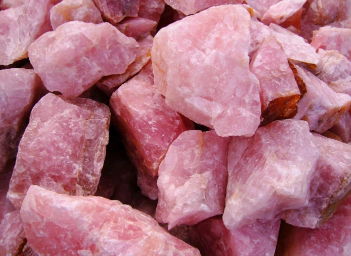 rose quartz vs pink quartz