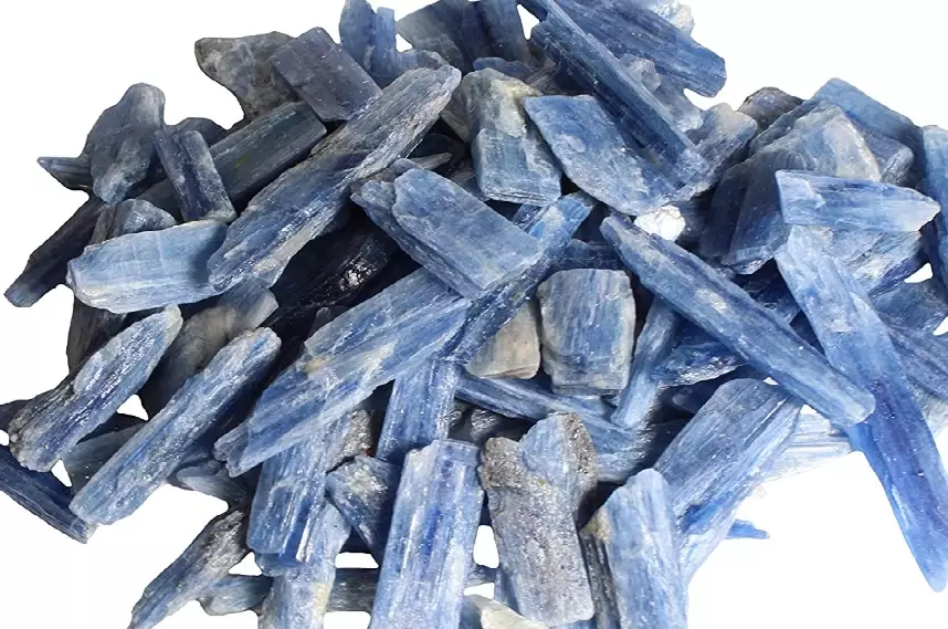 Kyanite Meaning Explained: Healing, Geology & How to Use It