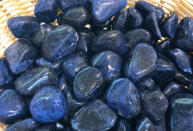 White sodalite crystal healing properties