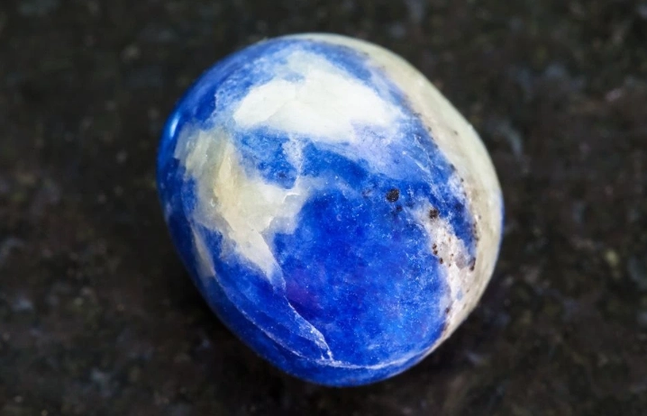 blue sodalite healing properties