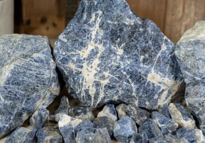 blue sodalite healing properties
