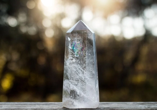 clear quartz metaphysical