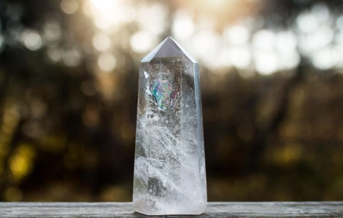 Natural Properties of Clear Quartz: Ultimate Guide to Meaning & Uses