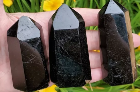 Who Should Not Wear Black Tourmaline? A Complete Safety & Crystal Guide