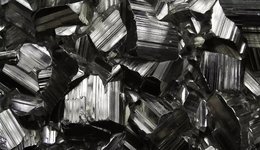 how to use black tourmaline