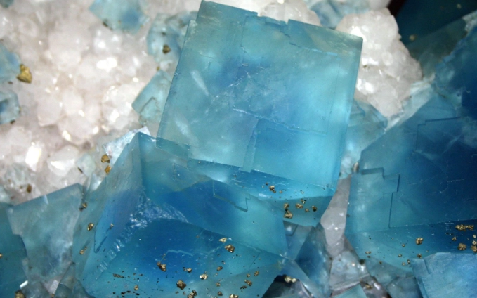 Blue Fluorite: Ultimate Guide to Its Meaning, Uses & Healing Properties