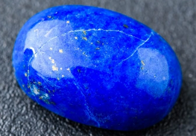 What chakra is Lapis associated with?