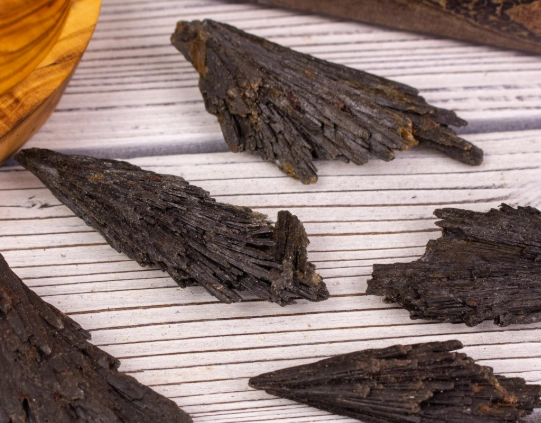 what is black kyanite used for