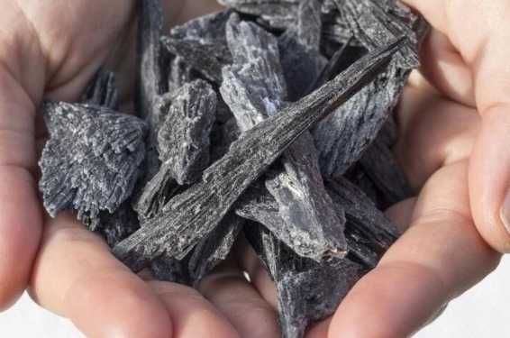Black Kyanite Crystal Meaning: Ultimate Guide to Protection & Energy