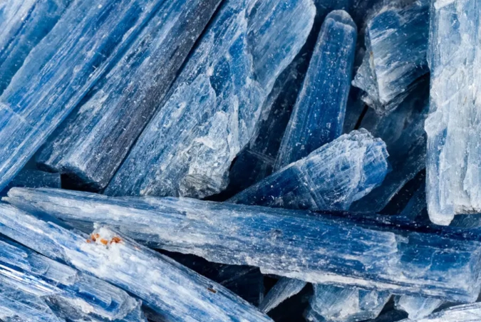 Red Kyanite Crystal Meaning: The Complete Guide to Properties & Uses