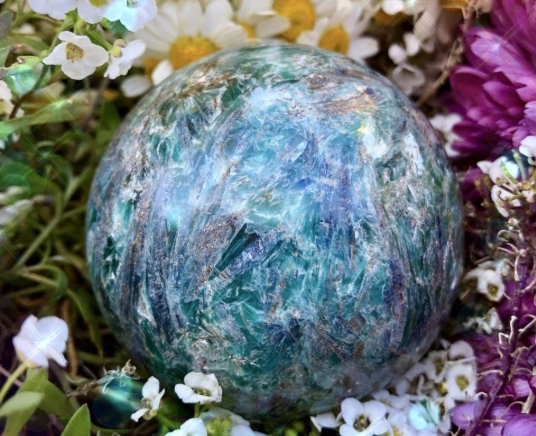 green kyanite healing properties