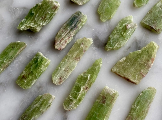 green kyanite healing properties