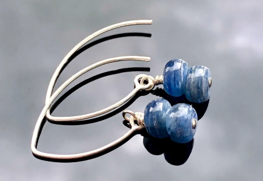 blue kyanite meaning