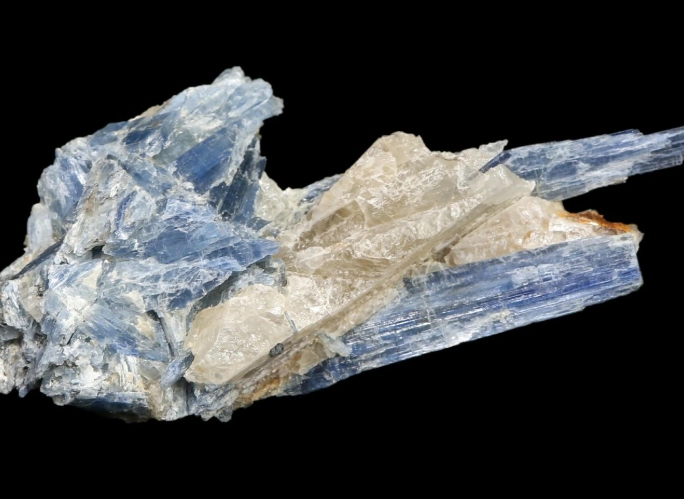 what is white kyanite used for