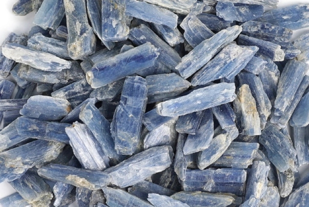 Red kyanite properties