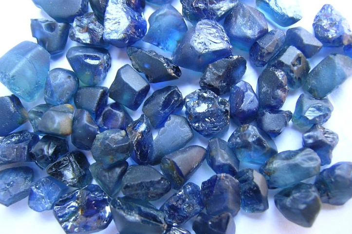 natural vs lab sapphire