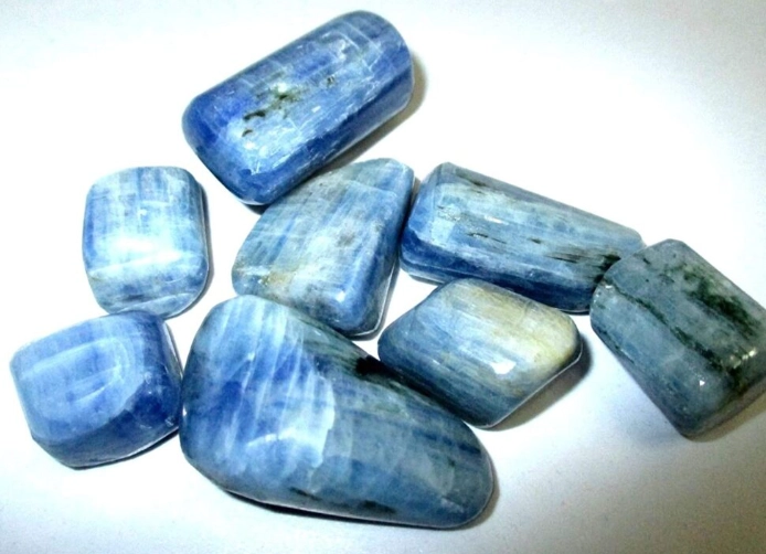 kyanite crystal meaning