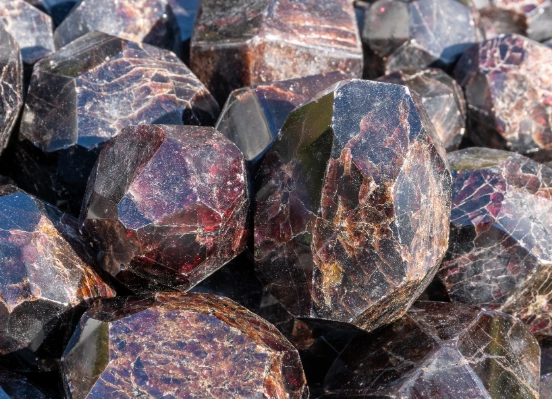 garnet gemstone properties