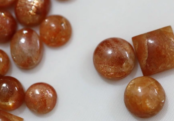 Sunstone Guide: Properties, Uses, and How to Choose the Best One
