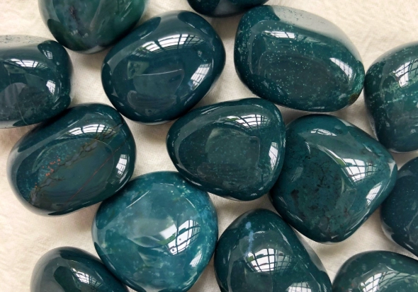 Green Jasper Meaning & Uses: A Complete Guide Beyond the Basics
