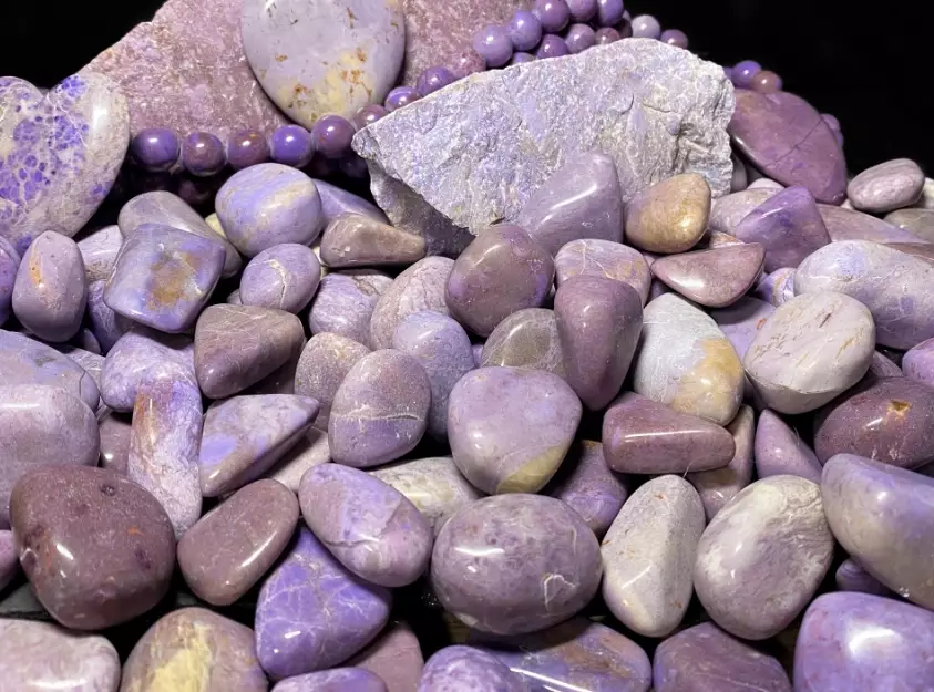 Purple Jade Meaning: Healing Properties, Uses & Buying Tips