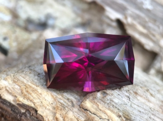 Rhodolite Garnet: A Complete Guide to Its Color, Value & Meaning