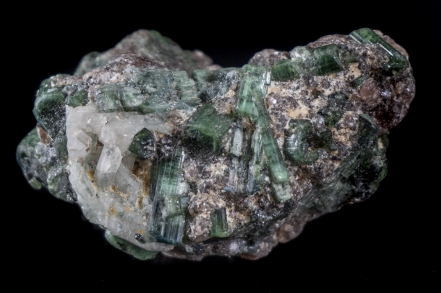 green tourmaline vs emerald