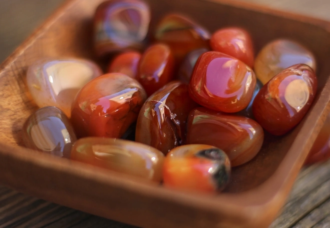 how to wear carnelian