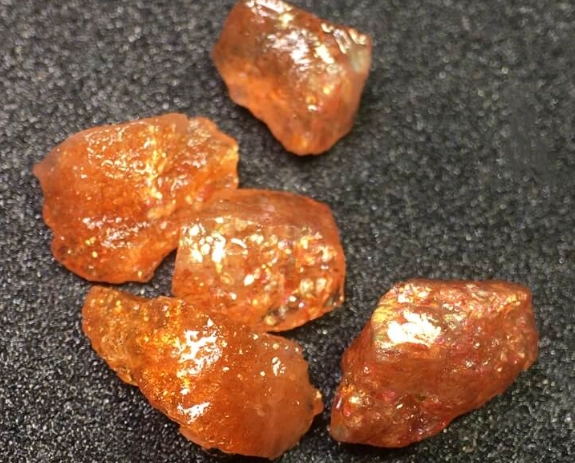 how to identify sunstone