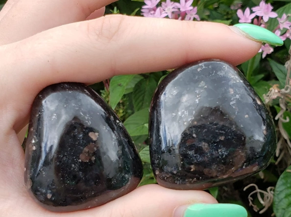 nuummite stone