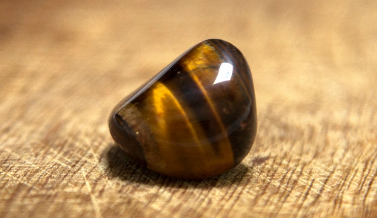 Tiger's Eye Benefits: A Practical Guide to Its Healing Powers & Uses
